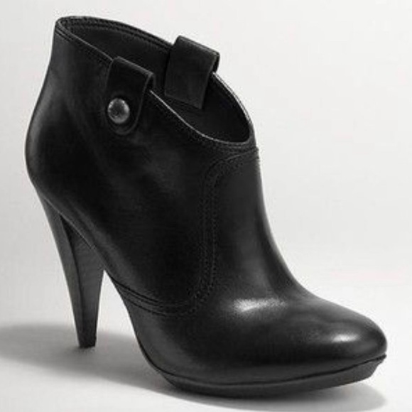 COACH Aliza Black Leather Ankle Boot Booties Size 8 - Picture 1 of 11